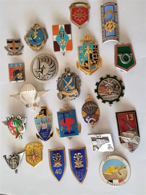 Lot Insignes Militaires Divers Arm E De Terre Tap Excellent Tat