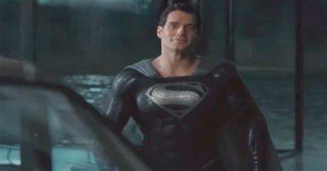 Zack Snyder Lanza Escena De Superman De Traje Negro Del Corte De La