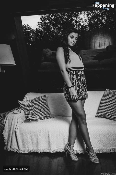 Zoelie Nude Sensual Striptease At Exclusive Party Aznude