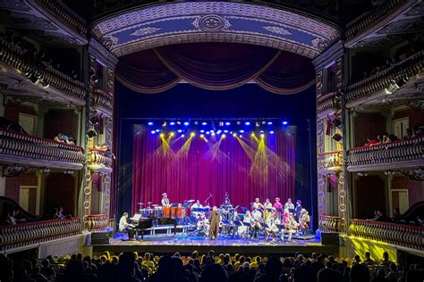 Amaz Nia Jazz Band Leva P Blico Em Uma Viagem Musical Do Frevo Ao Samba