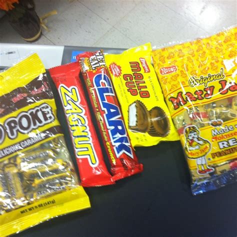 Old school candy...funny how seeing candy can make u reminisce! | Old ...