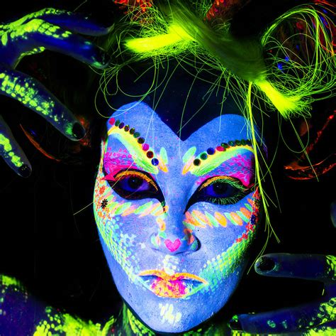 Naked Neon Life Drawing Class By The Indytute Experience Days