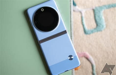 Tecno решила всем показать, как делать недорогие складные смартфоны ...