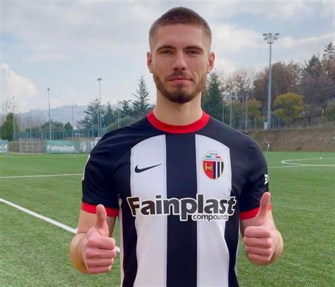 Ascoli Ufficiale Larrivo Di Streng