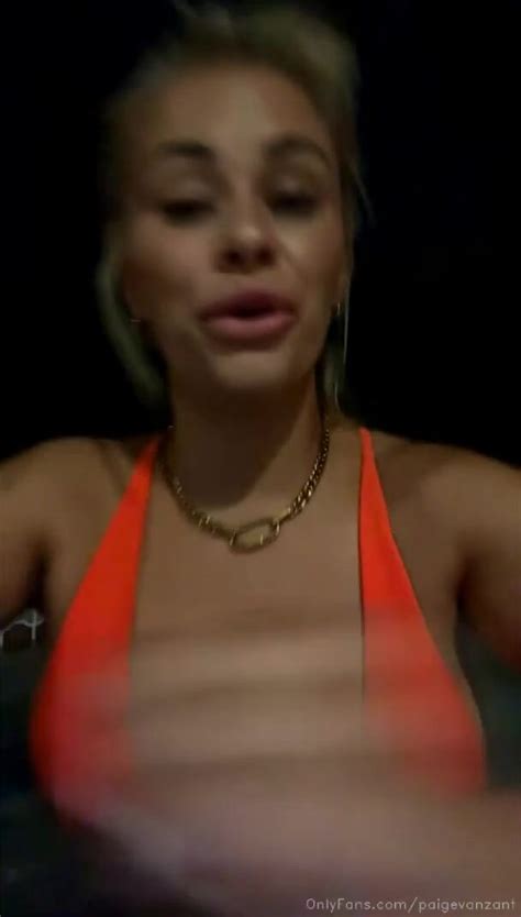 Paige Vanzant Amazing Tub Strip Nude Leaked Video