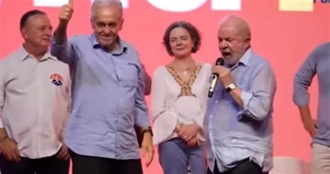 Respeito às mulheres Viraliza vídeo em que Lula elogia senador por ter