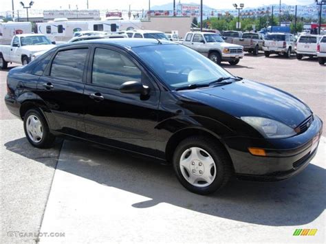 Pitch Black 2004 Ford Focus Lx Sedan Exterior Photo 53881463