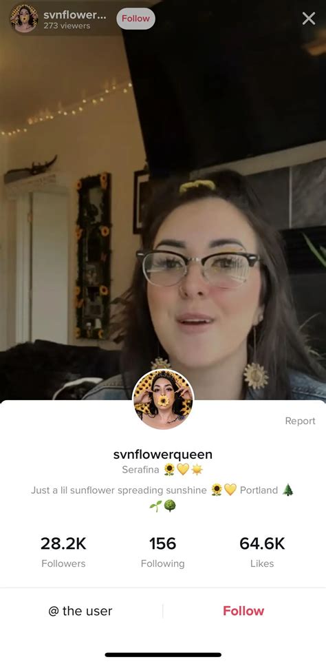 Live Right Now Not Keeps Ass Flashing And Almost Nip Slips Scrolller