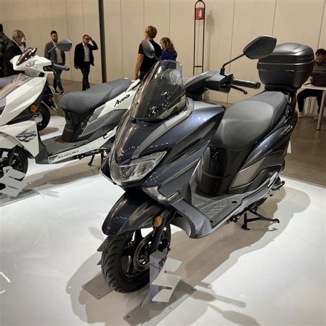 Suzuki Gsx S La Naked Inedita Svelata Ad Eicma Wedrive