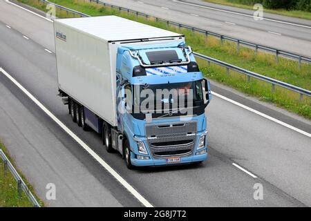 Volvo Fh Truck With Refrigerated Trailer Stewarts Of Tayside Stock