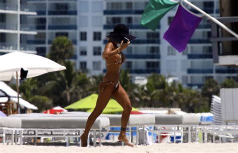 Busty Shauna Sand Wearing Skimpy Bikini On The Beach In Miami Porn Pictures Xxx Photos Sex