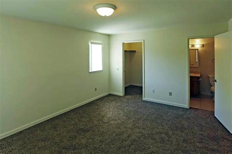 Emerald Vista 8661 Elk Grove Blvd Elk Grove Ca Apartments For Rent