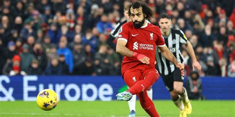 Why Mo Salah changed his boots during Liverpool 4-2 Newcastle United