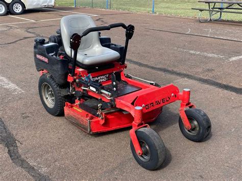 2017 Gravely Compact Pro 34 Zero Turn Mower W Twin Blade Mulching