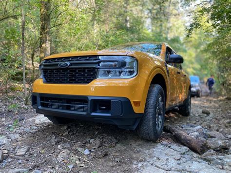 Ford Recalls 144 000 Maverick Trucks Because Rearview Camera Image