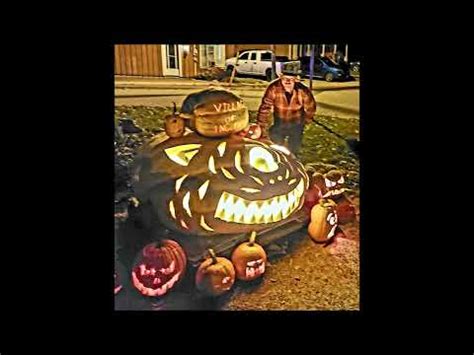 1287 Pound Pumpkin Carved Into Cyclops Jack O Lantern YouTube