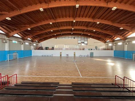 Celano Il Campo Del Palazzetto Dello Sport Cambia Volto Il Capoluogo