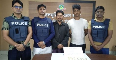 গ্রিল কেটে চুরি করা ১৫ ভরি স্বর্ণালঙ্কার উদ্ধার ২ যুবক গ্রেফতার