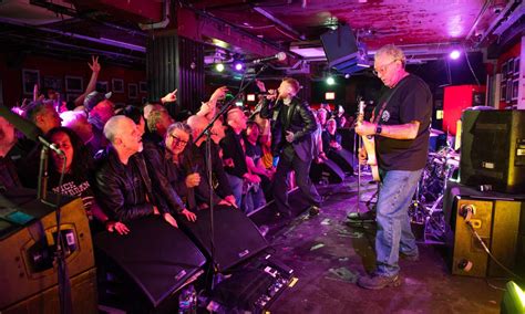 Los Sex Pistols resucitan como The SPOTS en un histórico concierto