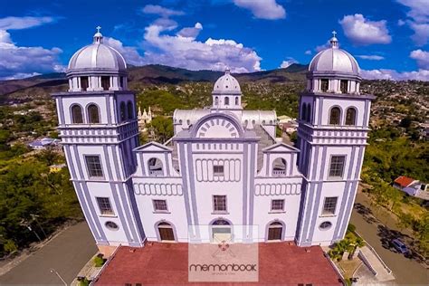 Foto aérea con adorne basílica de Suyapa Tegucigalpa Honduras