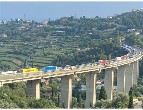 Tamponamento Tir Auto Sulla Genova Savona 10 Km Di Coda Archivi