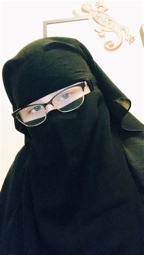 I bought my first niqab because I started working and can't find a mask ...