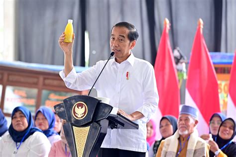 Silaturahmi Dengan Nasabah Mekaar Presiden Tekankan Pentingnya Bangun