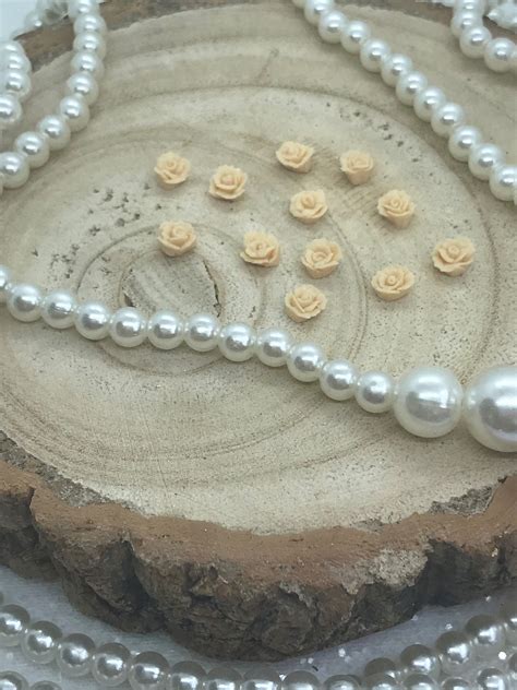 Nude 3D Acrylic Roses Medium Angel Glitter Mats