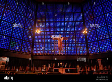 Interior De La Iglesia Memorial Kaiser Wilhelm En Berlín Alemania