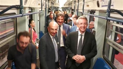 Napoli Inaugurata La Linea Della Metropolitana Domani Al Via Il