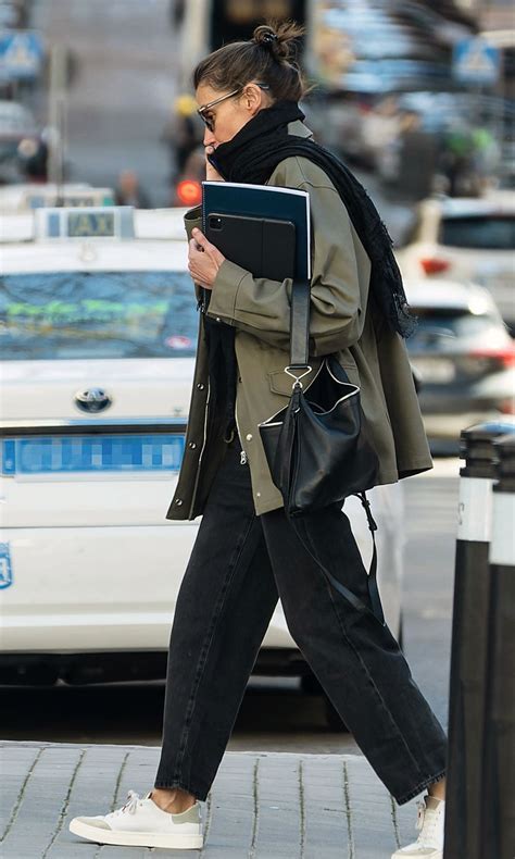 Esto Es Lo Que Hac A La Reina Letizia Cuando Se Publicaron Las Fotos De La Princesa Leonor En Bikini