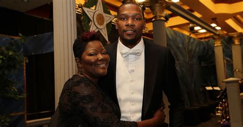 Kevin Durant Mom E Jurnal