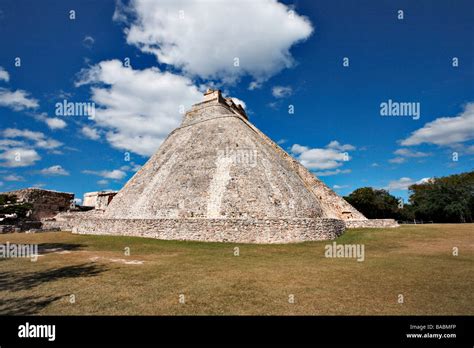 Anicent Mayan Pyramid Pyramid Of The Magician Adivino In Uxmal