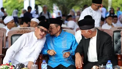 Masjid Raya Sumbar Antara Mahyeldi Irwan Prayitno Dan Gamawan Fauzi