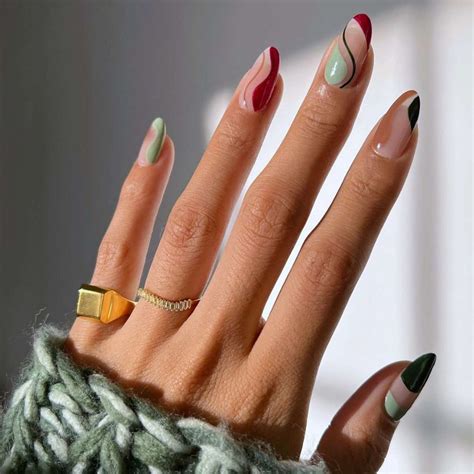 17 Red And Green Nail Ideas For A Fun Christmas Mani