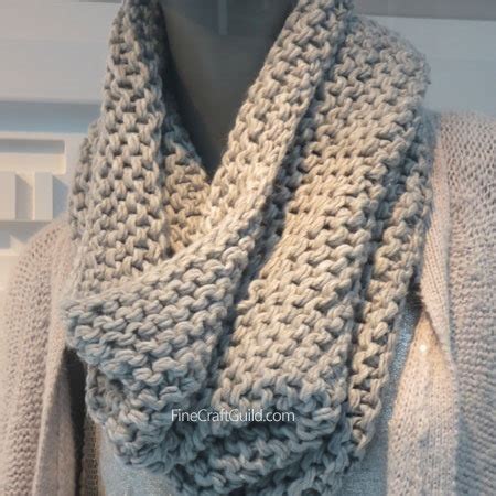 Chunky Infinity Scarf Pattern