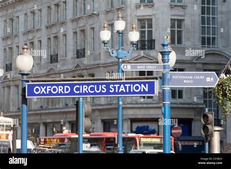 Panneau De La Station De Cirque Oxford Banque De Photographies Et D