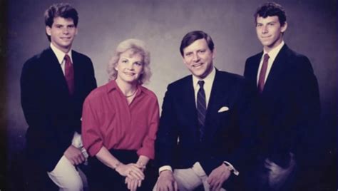 Menendez Brothers Timeline The Murders Trials And Efforts To Release