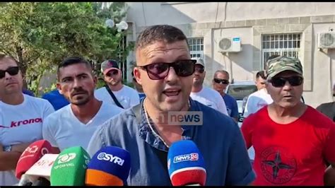 Pronarët e mjeteve lundruese protestojnë para Policisë Kufitare Vlorë