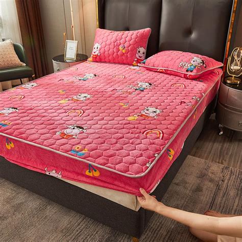 Soft Polyester Bedding Sheet Mattress Cover Quilted Bedspread Elastic