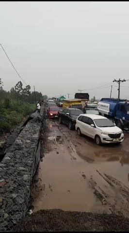 Di Desa Taruna Setelah Jembatan Tumbang Nusa Kl Dr Banjarmasin Menuju