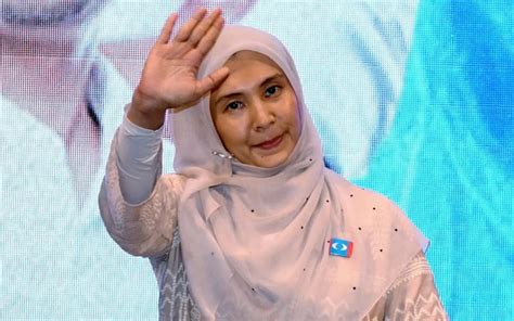 leaders  listen  people   power  nurul izzah fmt