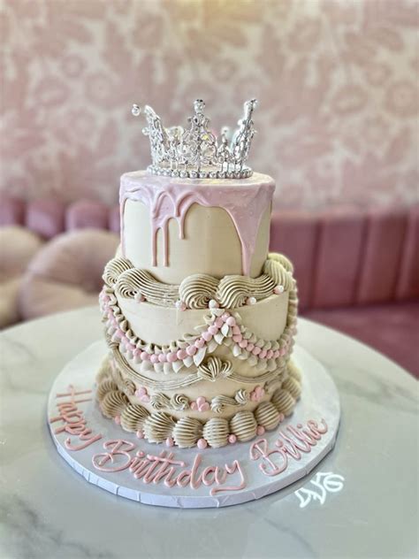 custom birthday cakes spirit  cakes