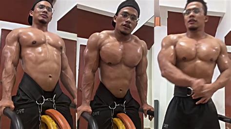 Malaysian Bodybuilder Training Muscles At Home Youtube