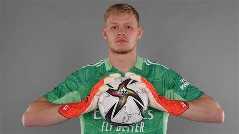 Arsenal Oficializa Contrata O Do Goleiro Ramsdale De Anos Gazeta