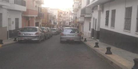 Un Coche Mal Aparcado Corta Durante M S De Horas Una Calle Del