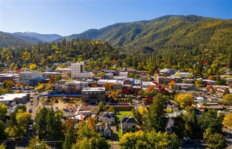 12 Best Places to Visit in Ashland, Oregon