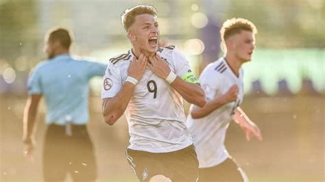 Jann Fiete Arp Gewinner Der Fritz Walter Medaille In Gold