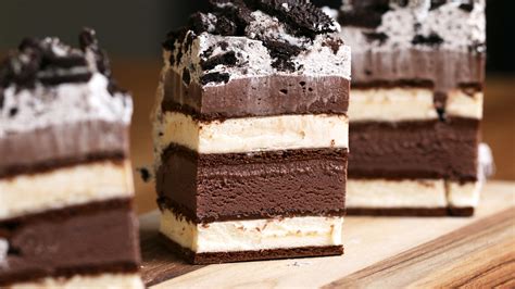 Ice Cream Sandwich Cake - CookeryShow.com