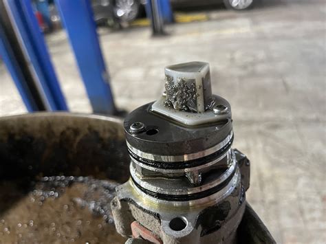 замена масла в муфте Haldex5 — Volkswagen Tiguan (2G), 2 л, 2019 года ...